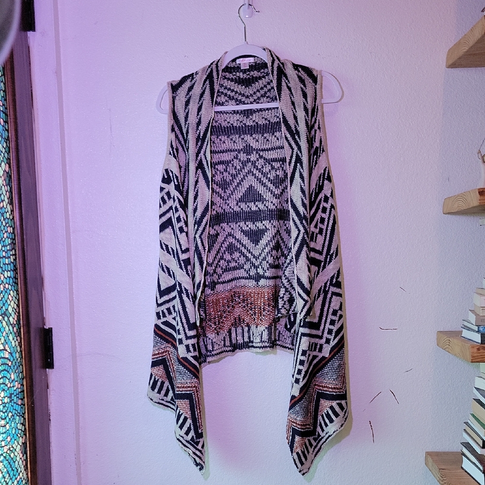 Xhilaration Black and Cream Geometric Open Front Poncho